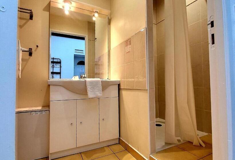 Отель Atlantis Hôtel