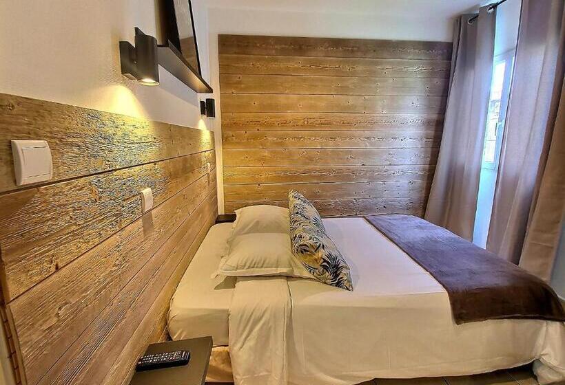 Отель Atlantis Hôtel