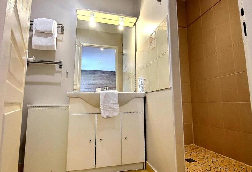 Отель Atlantis Hôtel