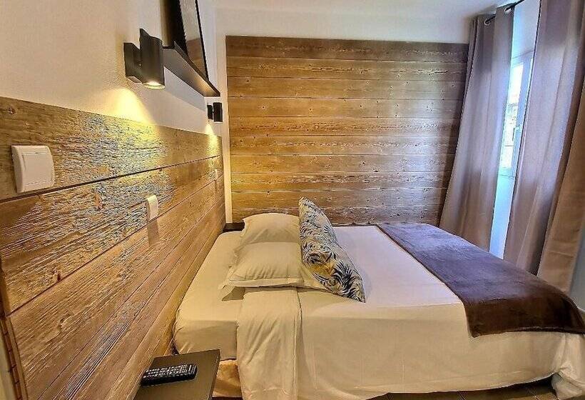 Отель Atlantis Hôtel