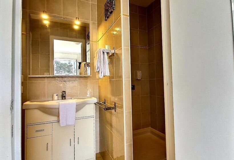 Отель Atlantis Hôtel