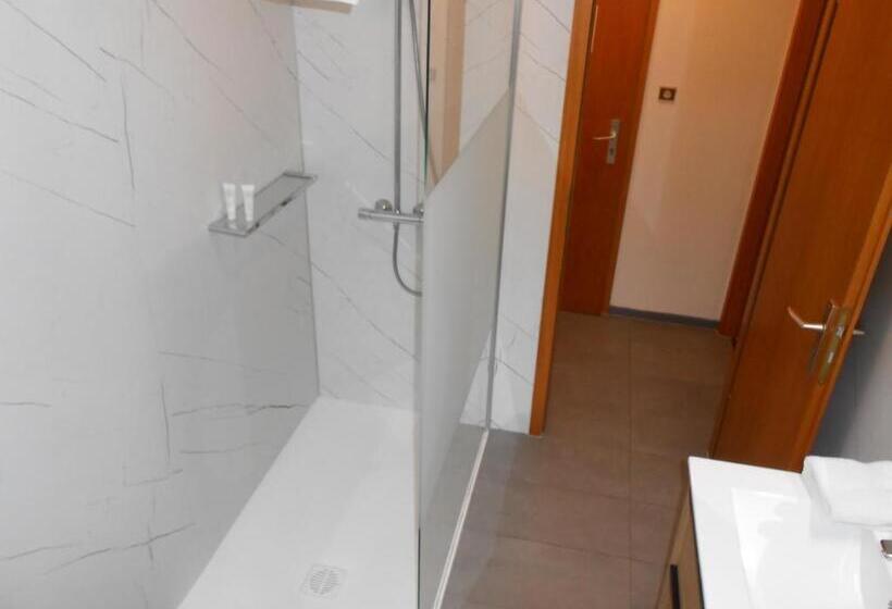 Отель Au Fief Du Château