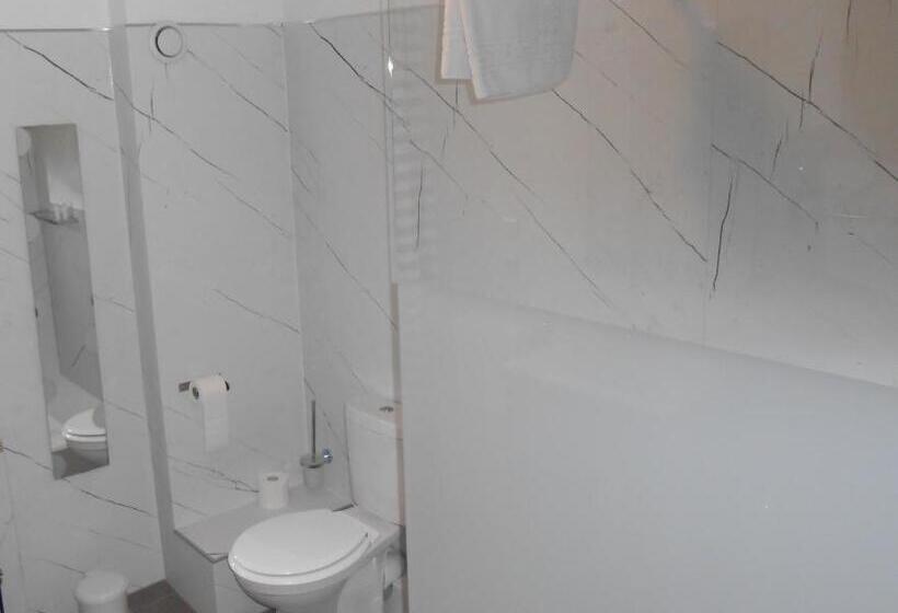 Отель Au Fief Du Château