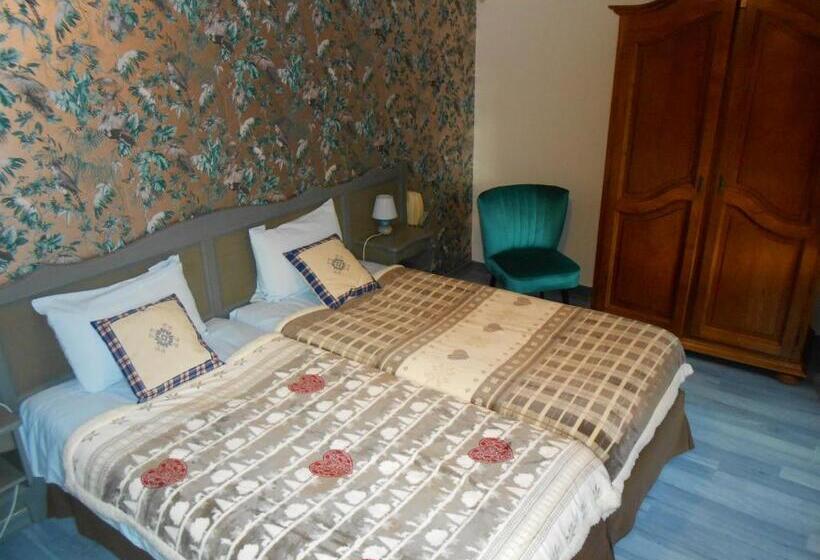 Отель Au Fief Du Château