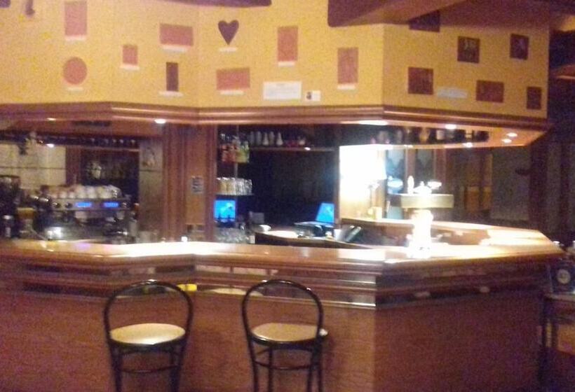 酒店 Aux Deux Clefs