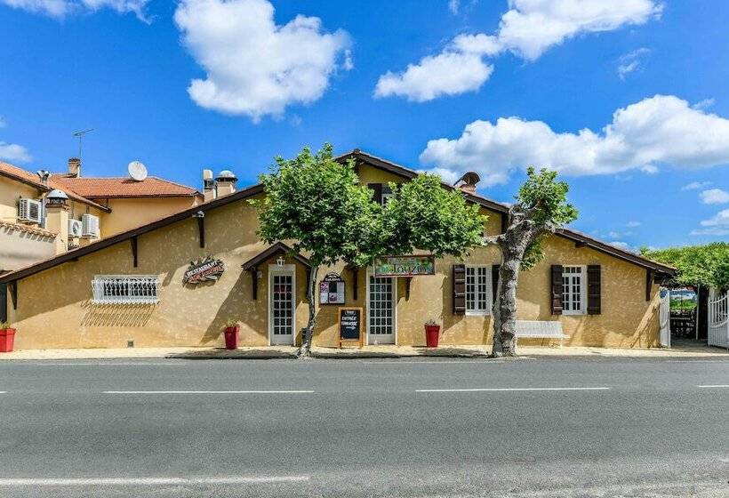 فندق Aux Tauzins