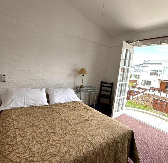 בית מלון כפרי Bagu Villa De Mar