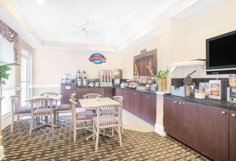 فندق Baymont By Wyndham Crestview