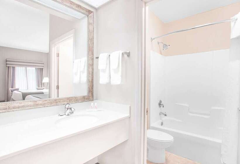 فندق Baymont By Wyndham Crestview