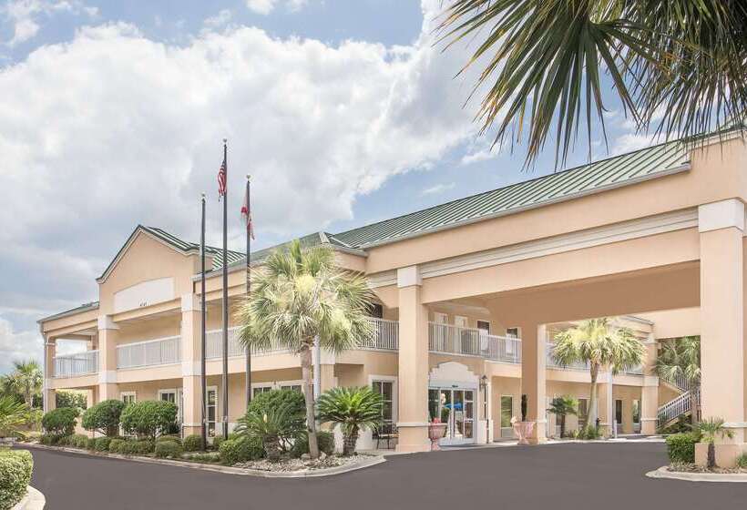 فندق Baymont By Wyndham Crestview