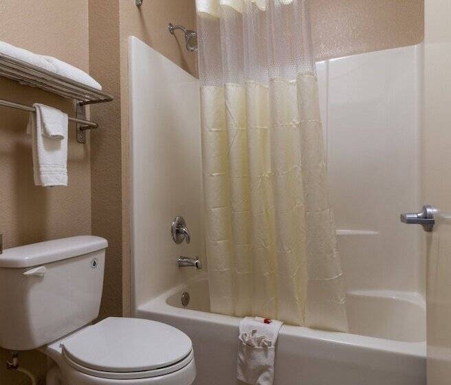 فندق Baymont By Wyndham Crestview