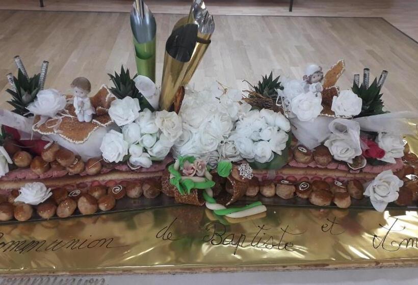 Отель Logis Hôtel Restaurant Berry Relais