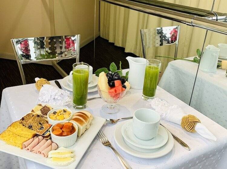 ホテル Blue Tree Towers Joinville