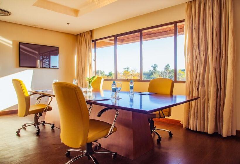 Отель Blue Tree Towers Millenium Porto Alegre