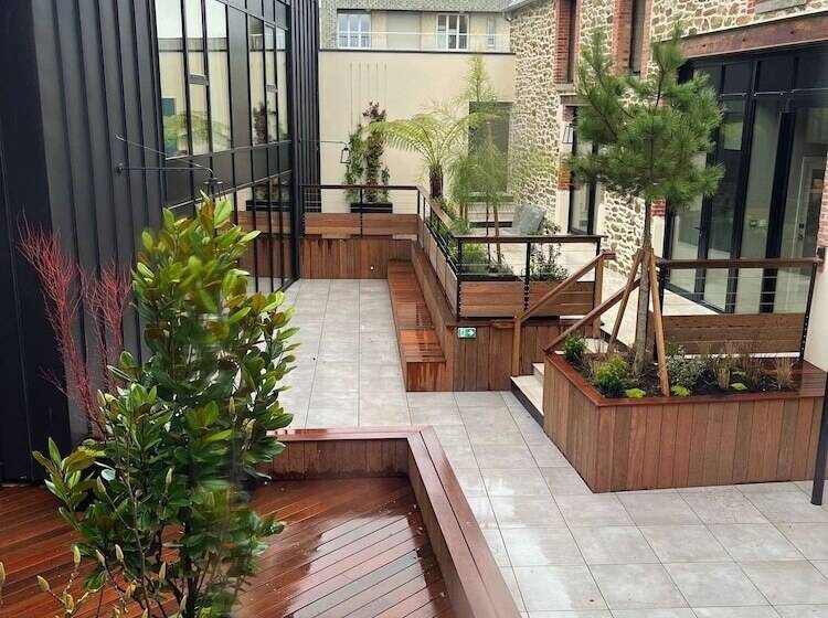 Brit Hotel Les Voyageurs