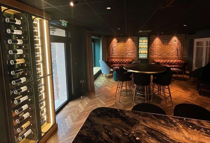 Brit Hotel Les Voyageurs