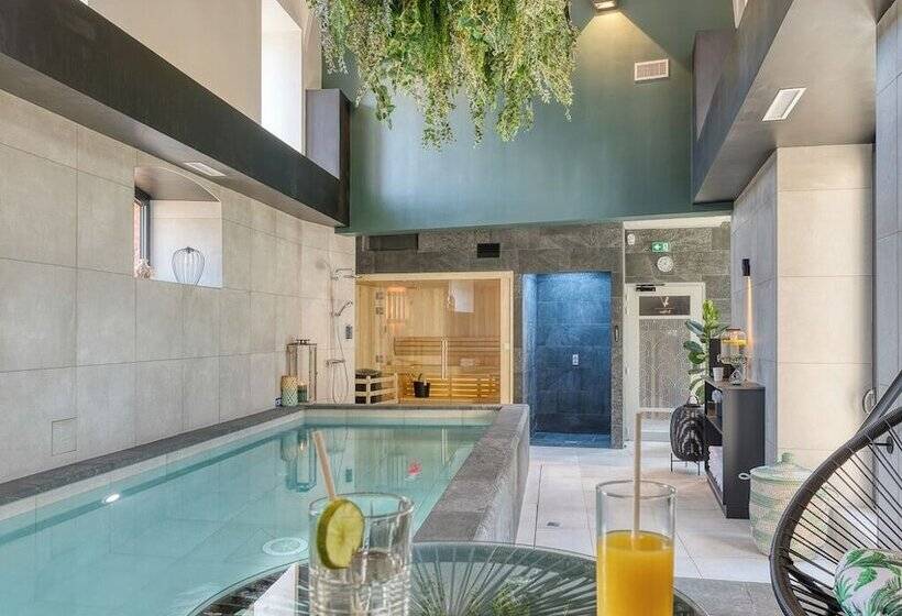 Brit Hotel Les Voyageurs