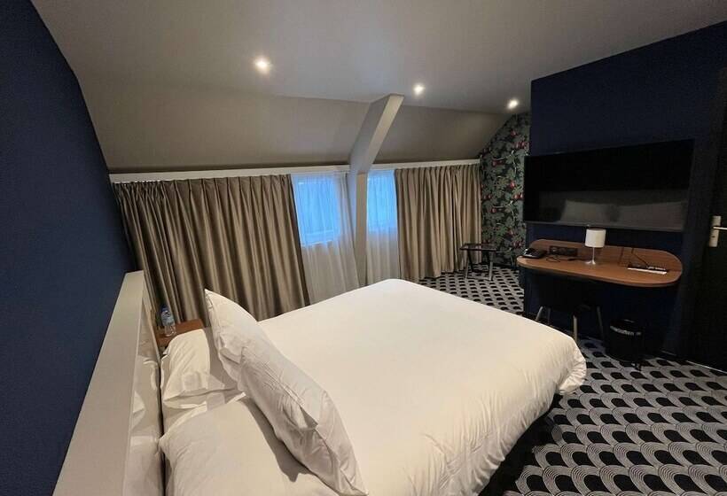 Brit Hotel Les Voyageurs