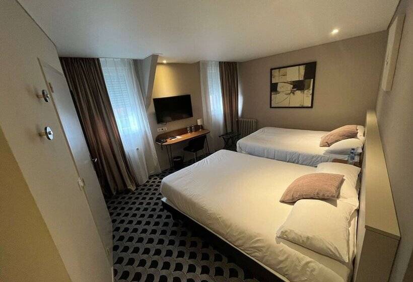 Brit Hotel Les Voyageurs