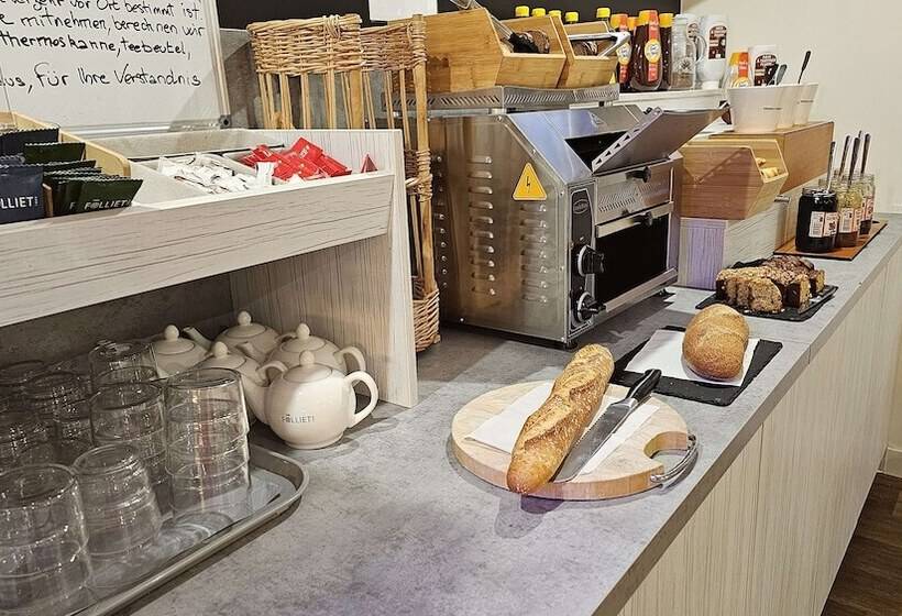 Brit Hotel Plaisance A9/a61