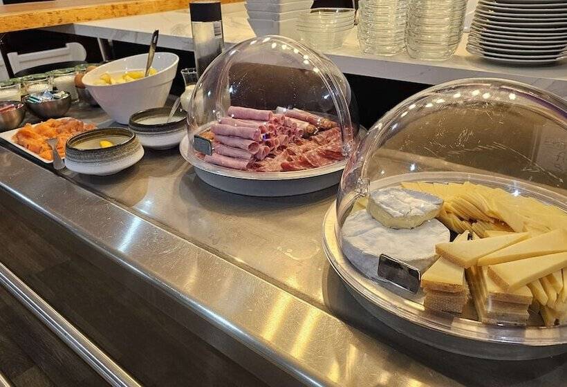 Brit Hotel Plaisance A9/a61