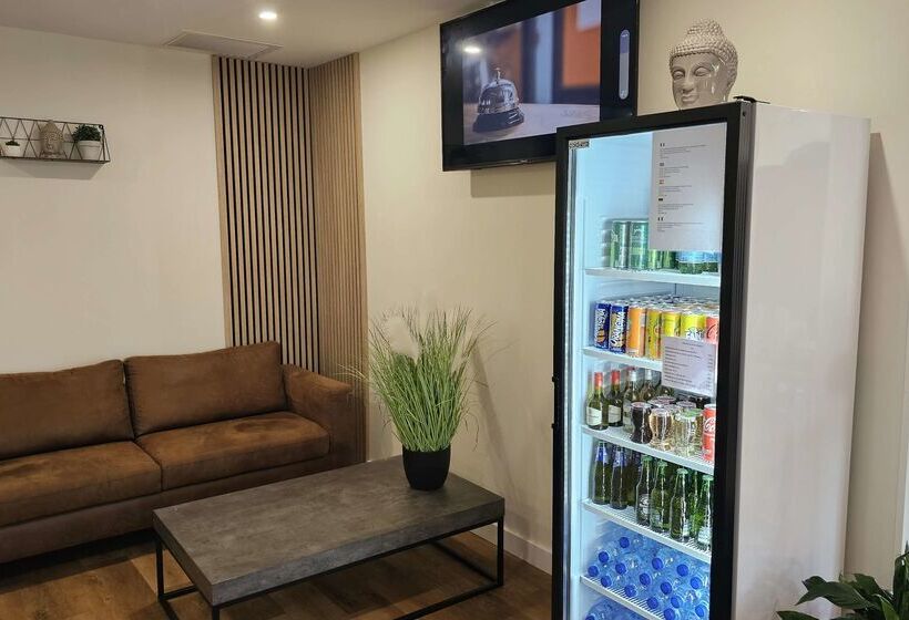 Brit Hotel Plaisance A9/a61