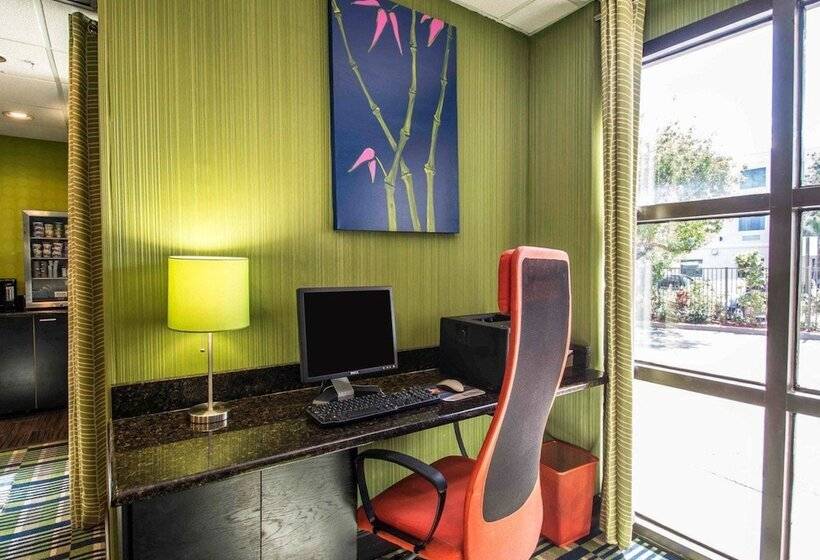 فندق Comfort Inn & Suites Lantana   West Palm Beach South