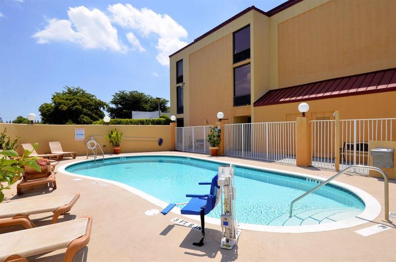 فندق Comfort Inn & Suites Lantana   West Palm Beach South