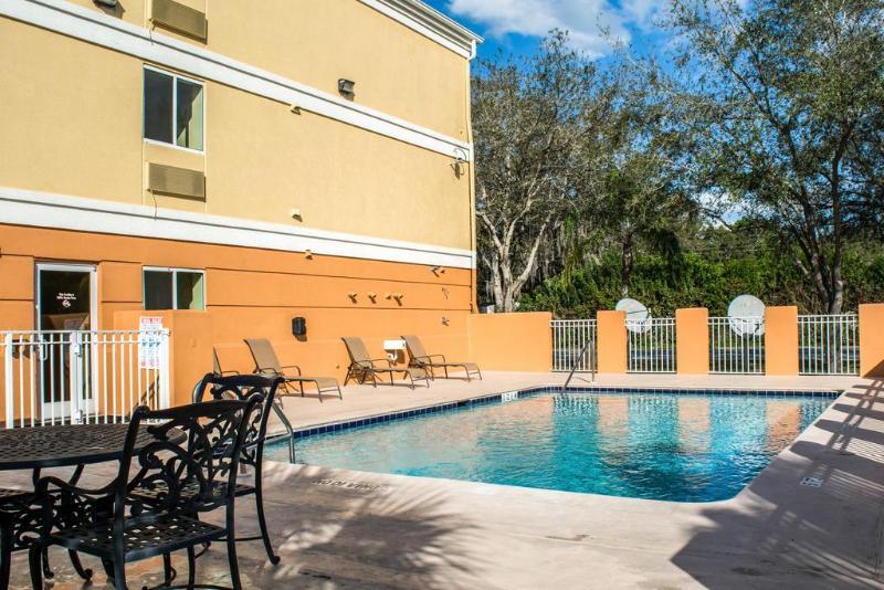 فندق Comfort Inn Fort Myers Northeast