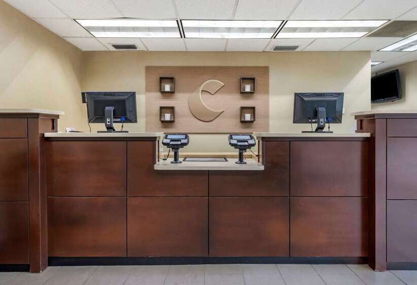 فندق Comfort Inn & Suites Deland  Near University