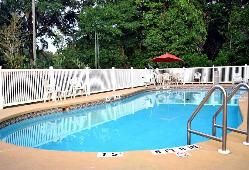 فندق Comfort Inn & Suites Deland  Near University