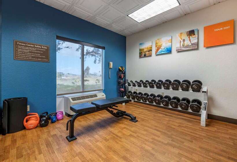 호텔 Comfort Inn & Suites Orlando North