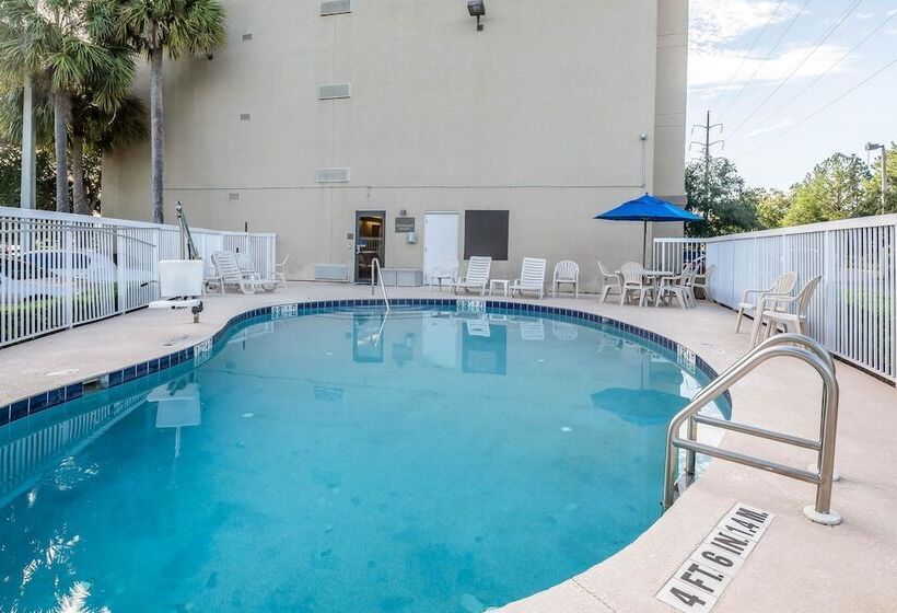 فندق Comfort Inn University