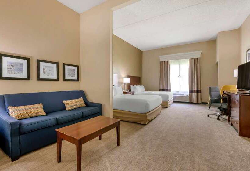 Отель Comfort Suites Near Universal Orlando Resort