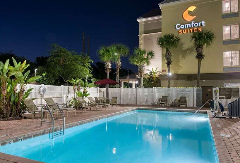 Отель Comfort Suites Near Universal Orlando Resort