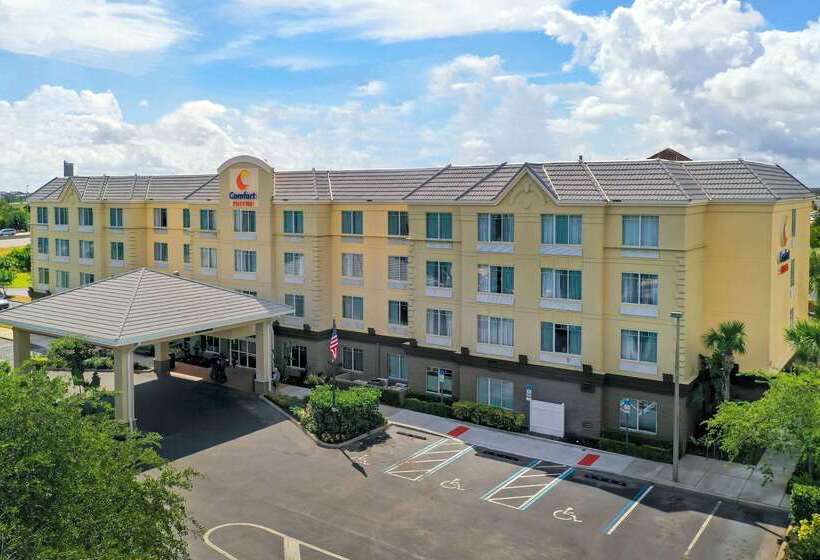 Отель Comfort Suites Near Universal Orlando Resort