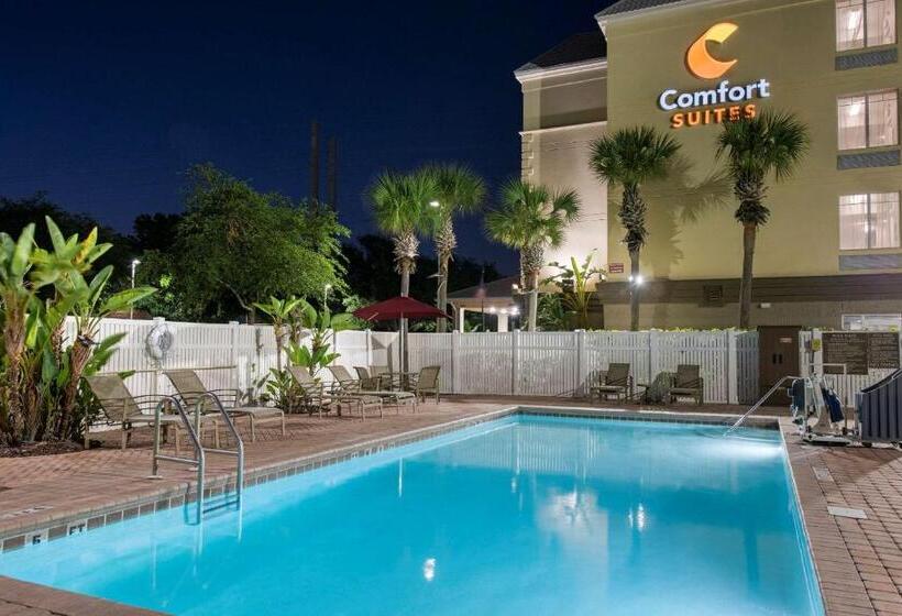Отель Comfort Suites Near Universal Orlando Resort