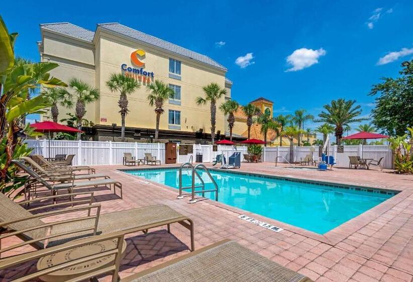 Отель Comfort Suites Near Universal Orlando Resort