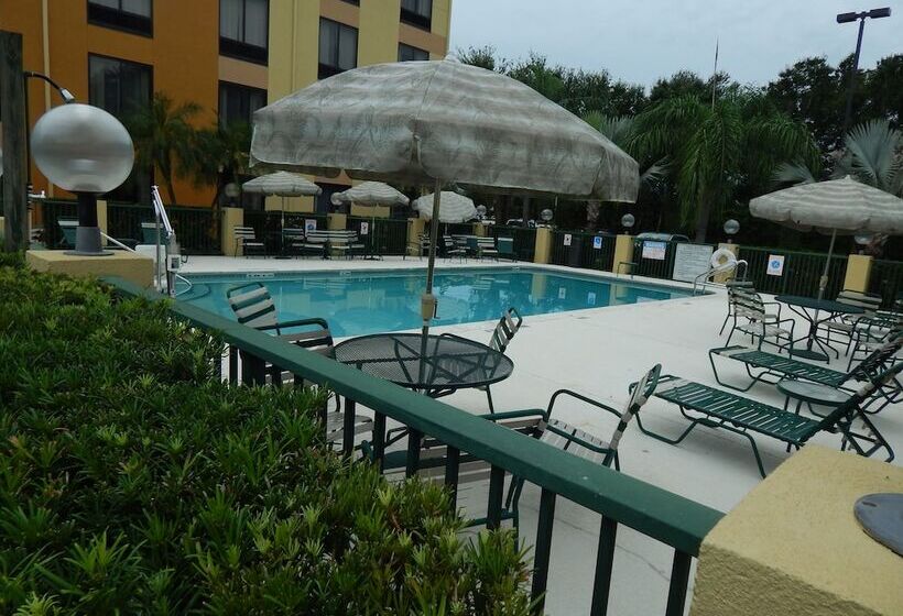 فندق Comfort Suites Tampa  Brandon