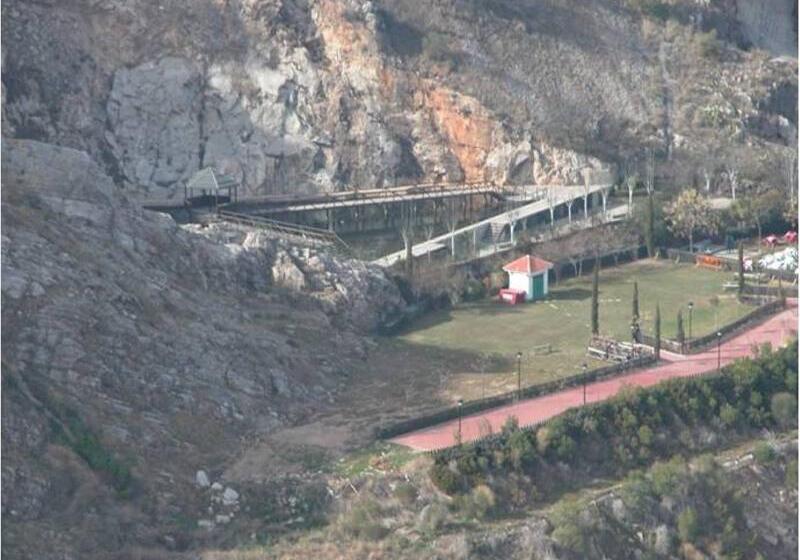 فندق Corona De Atarfe