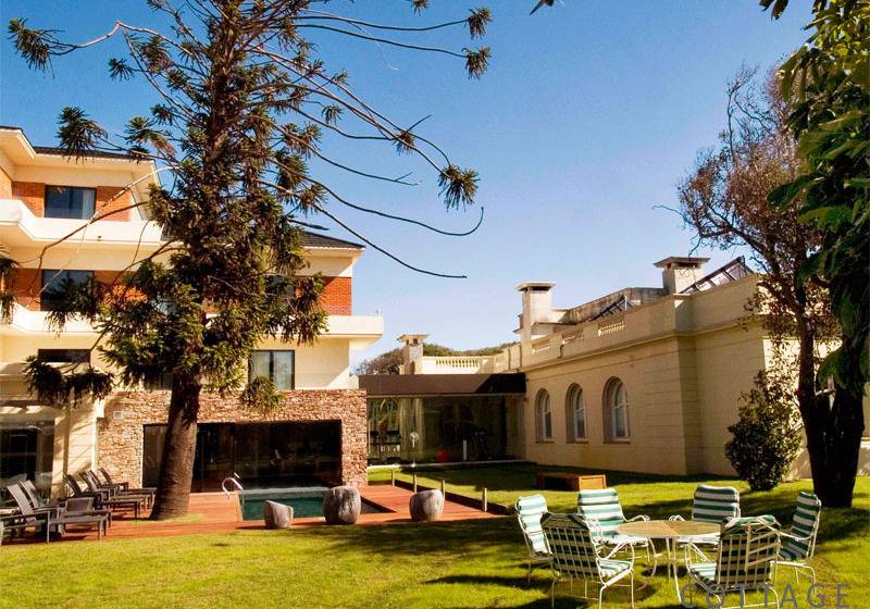 هتل Cottage Carrasco