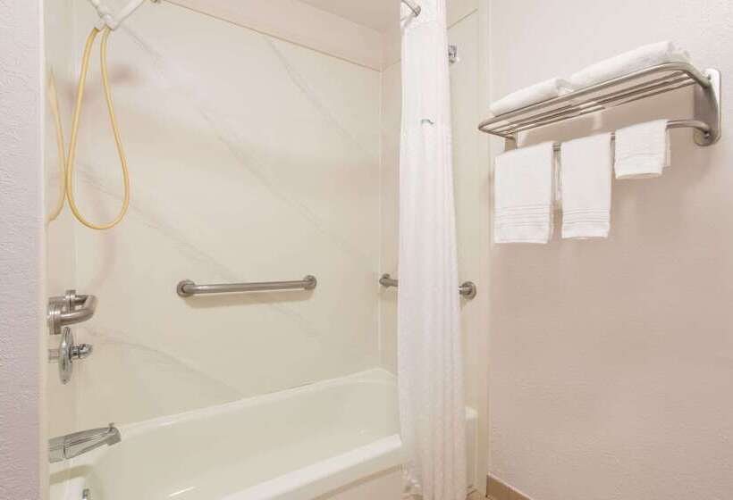 فندق Days Inn & Suites By Wyndham Navarre   Near Beaches Hurlburt