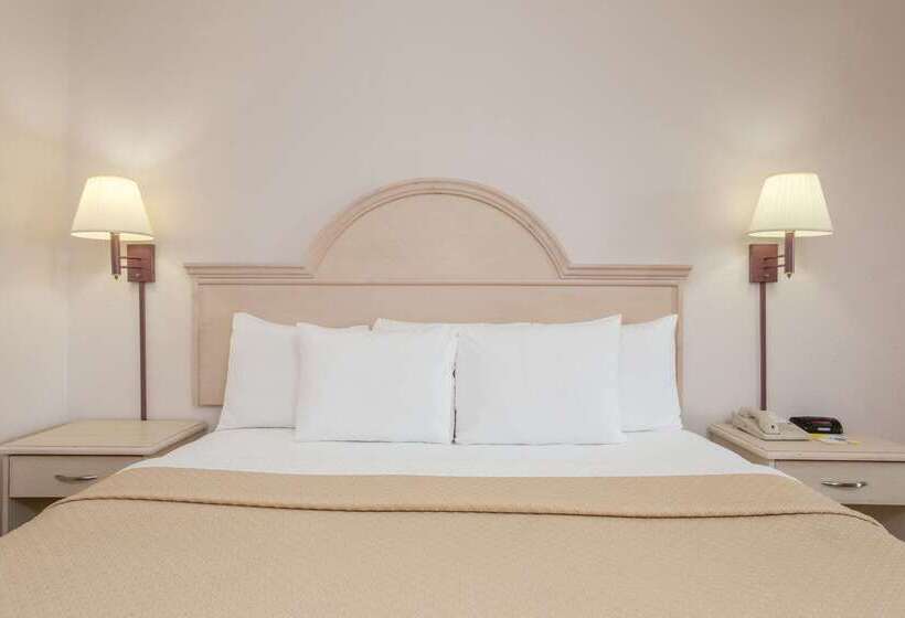 فندق Days Inn & Suites By Wyndham Navarre   Near Beaches Hurlburt