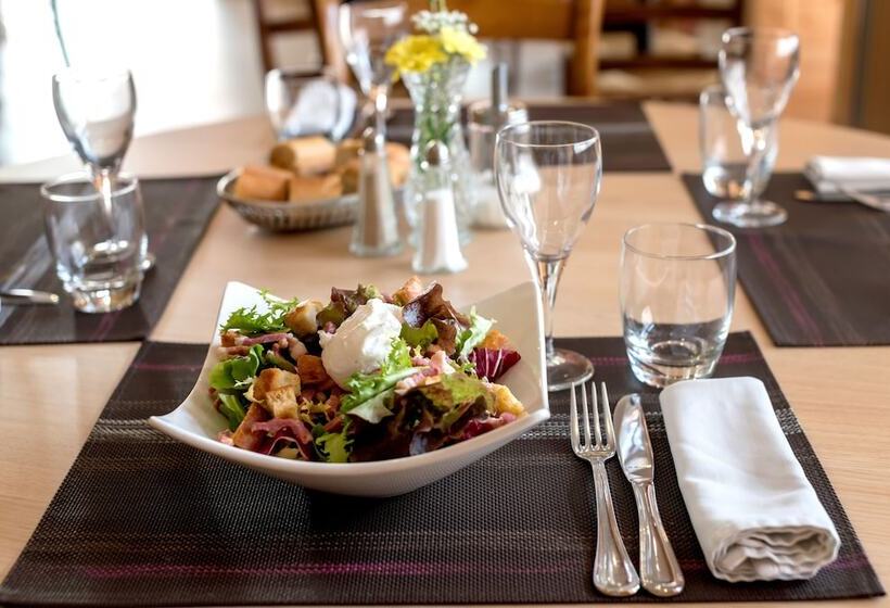 فندق De La Poste