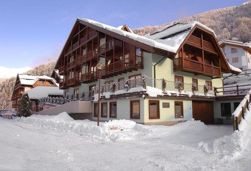 فندق Domina Parco Dello Stelvio