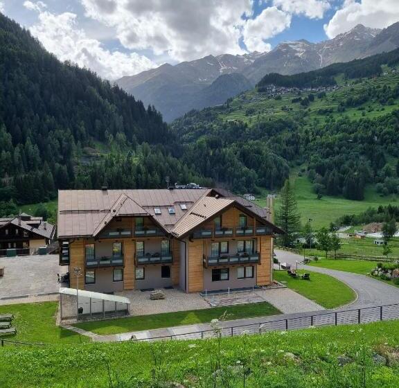 فندق Domina Parco Dello Stelvio