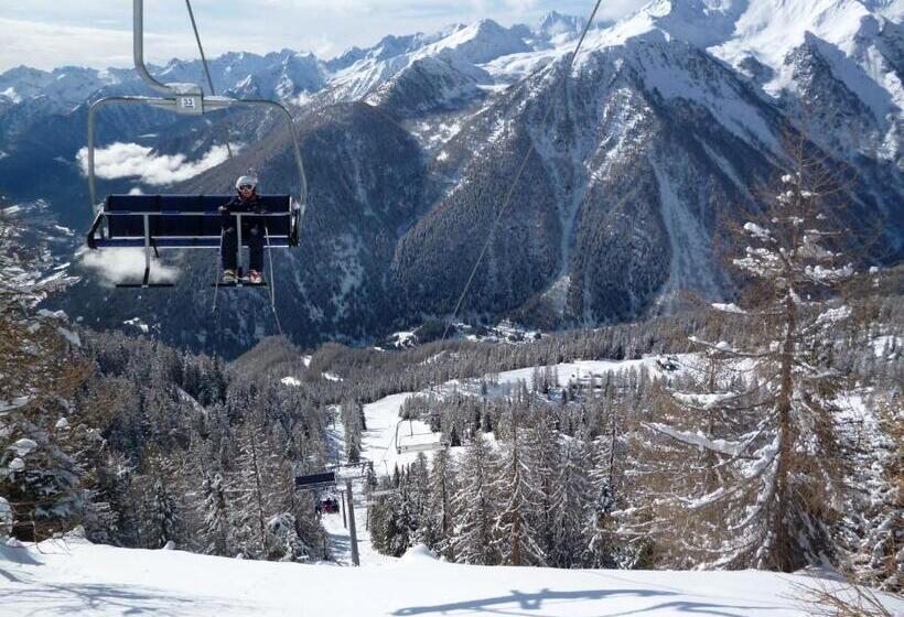 فندق Domina Parco Dello Stelvio