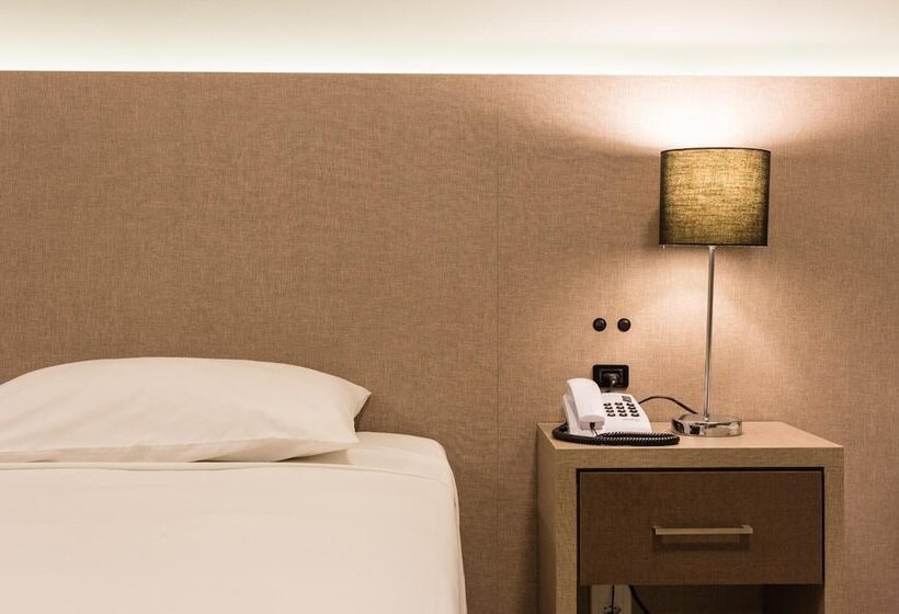 هتل Farol Da Ilha