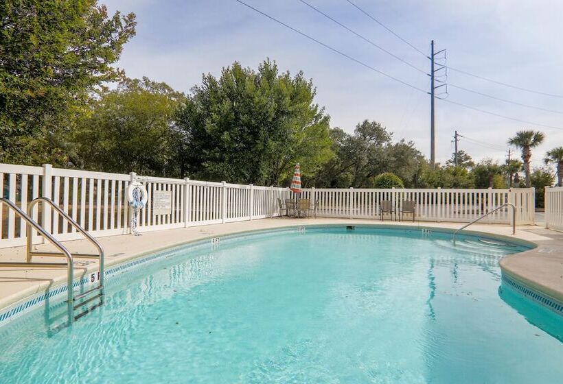 Отель Hathaway Inn