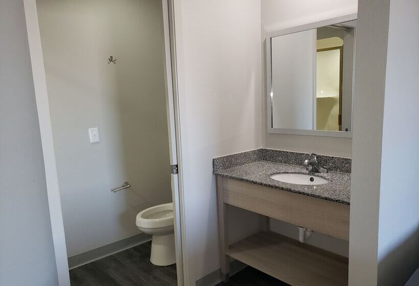 Отель Hathaway Inn